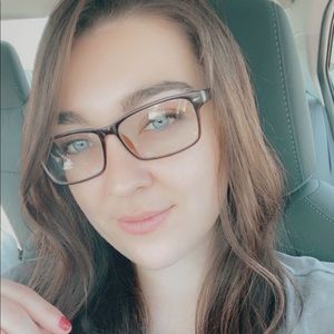 Meet your Posher, Kasie